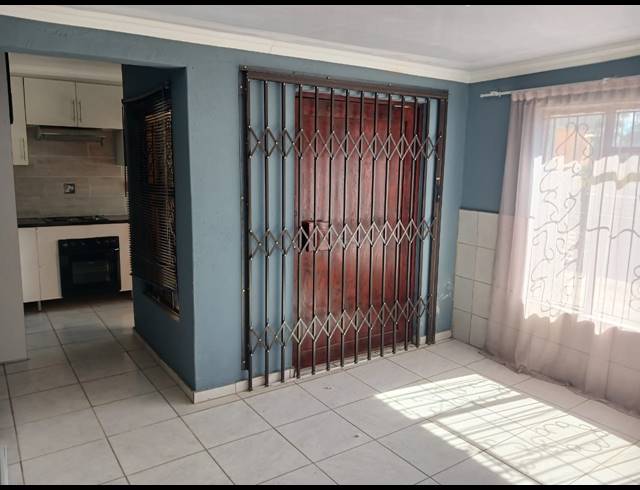 3 BEDROOM HOUSE FOR SALE IN SESHEGO E